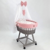 Kurvevugge grå på træstel med hjul