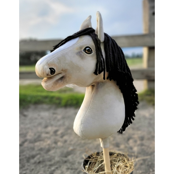 Kæphest Hobby Horse Light Dun A3