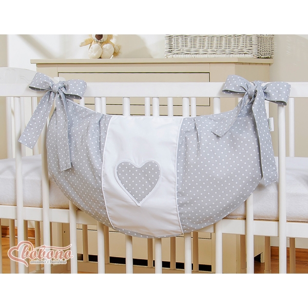 Legetøjspose til tremmeseng - Hanging Hearts  Grå Polkaprikker