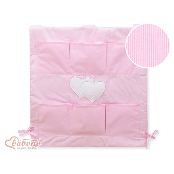 Lommeophæng til tremmeseng - Hanging Hearts  Lyserød Pink Striber