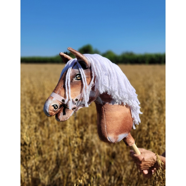 Kæphest Tobiano med Hvid Manke
